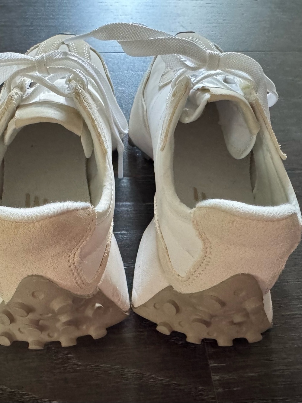 New Balance 327 Casual WOMEN Sneaker Shoes Leather White Sandstone size 6 - NEW - Picture 4 of 9